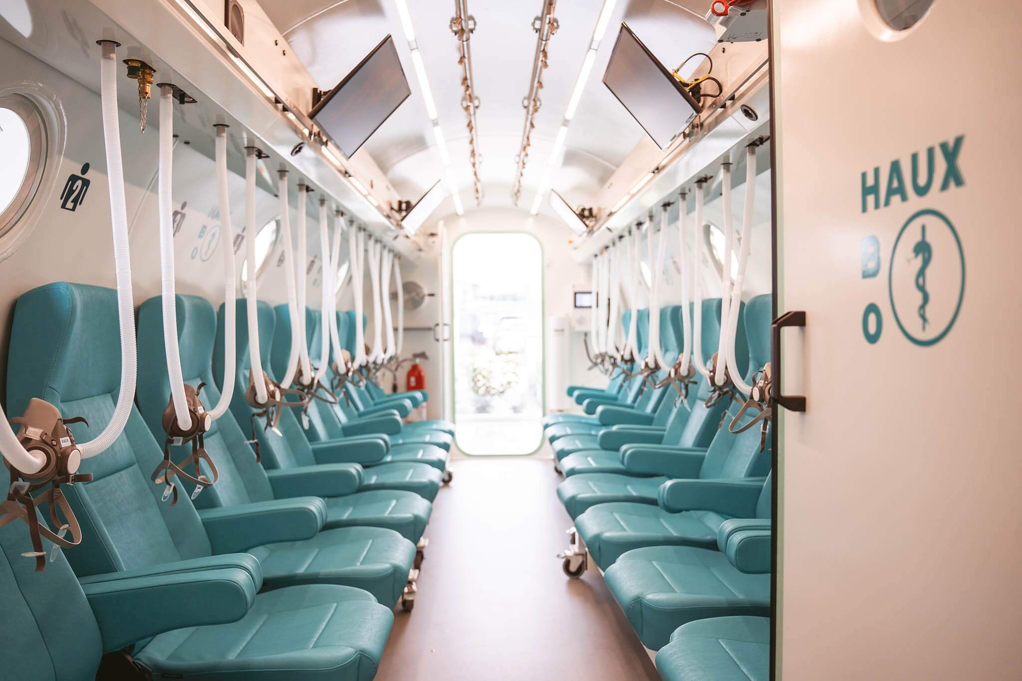 Why do people from Cluj come to Hyperbarium Oradea?